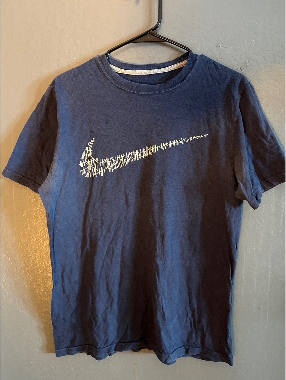 Nike Regular Fit Navy Blue T-Shirt with White Swoosh Logo, Size Small